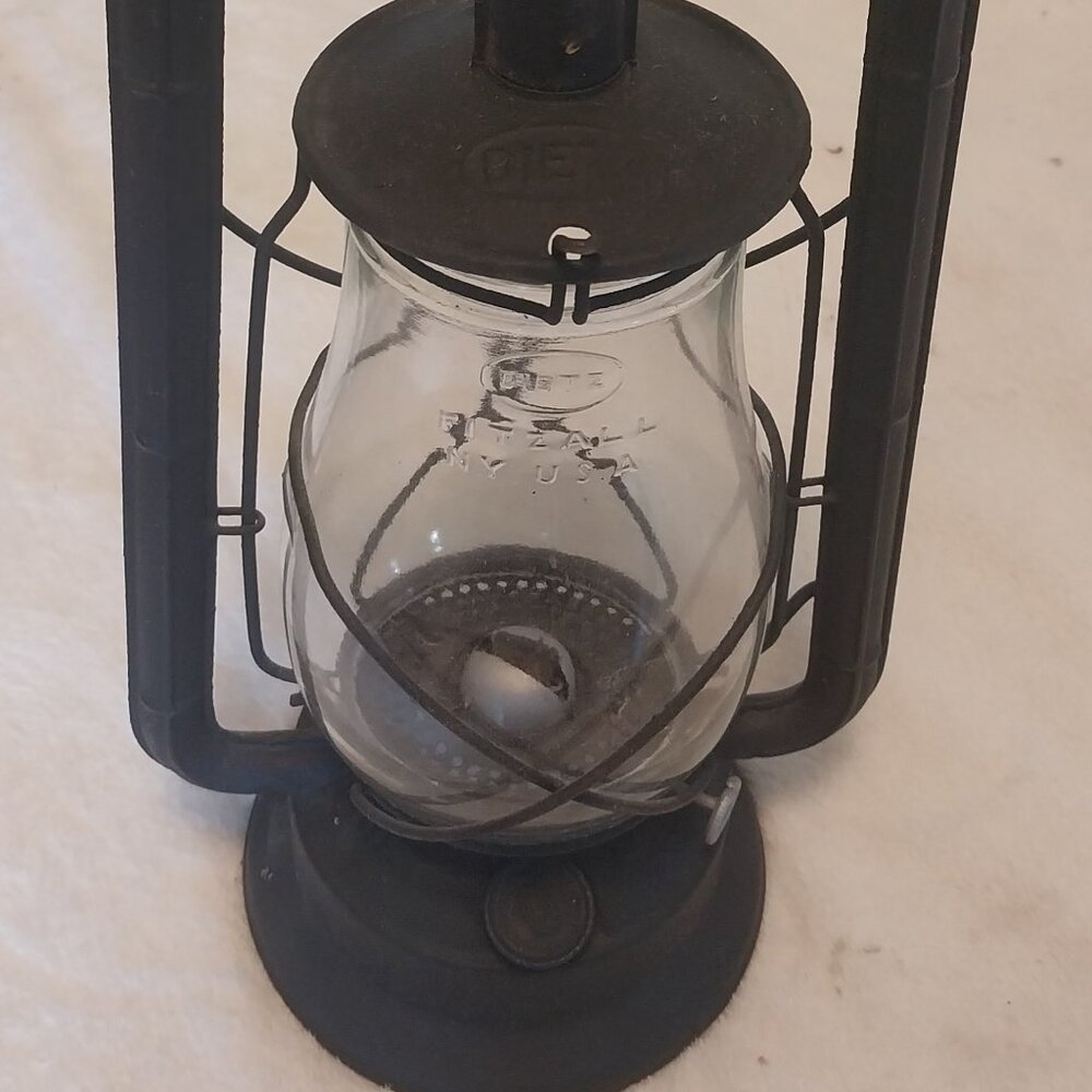 VINTAGE DIETZ MONARCH LANTERN
